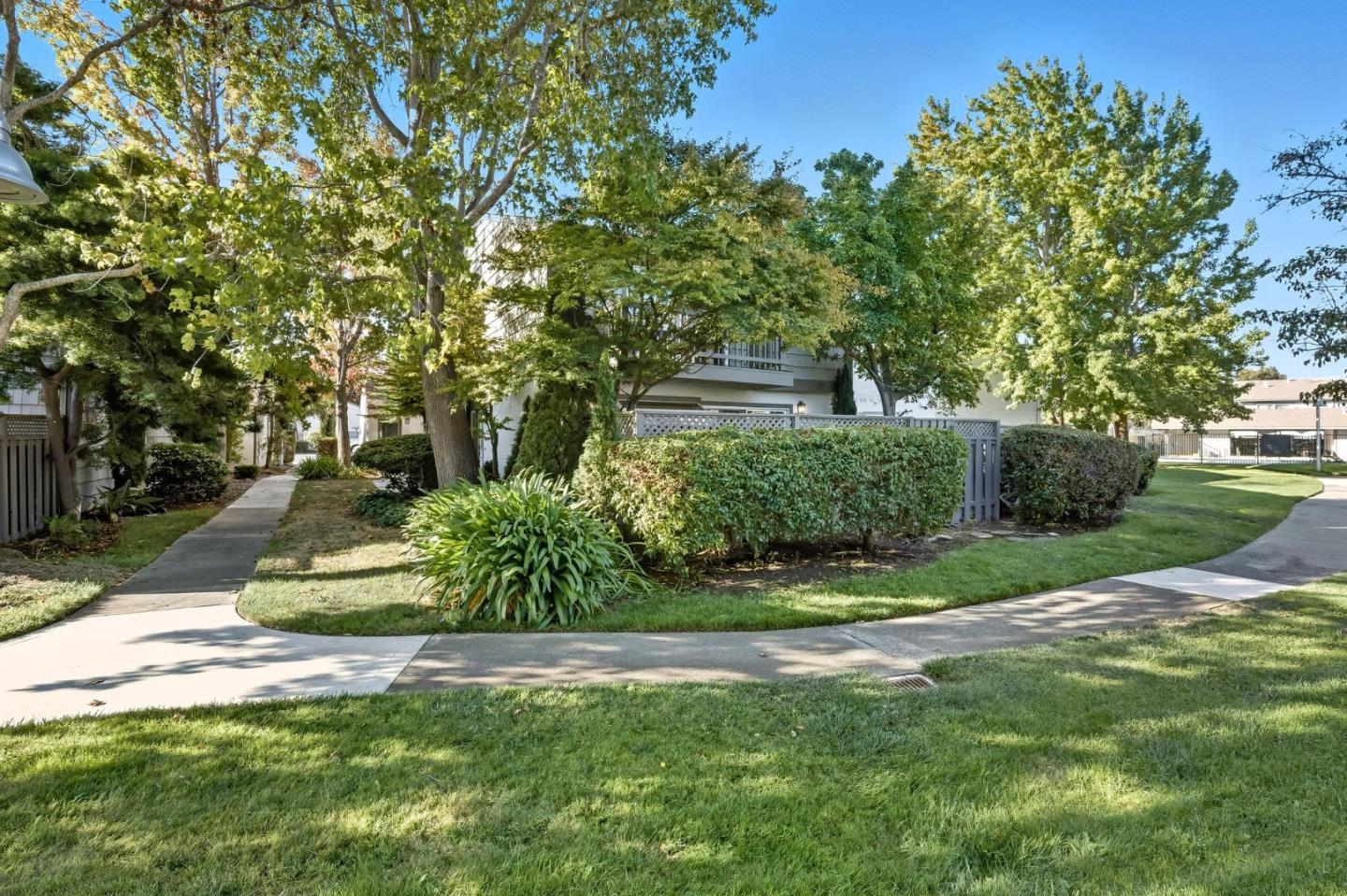 Detail Gallery Image 35 of 40 For 971 Marquette Ln, Foster City,  CA 94404 - 4 Beds | 2/1 Baths