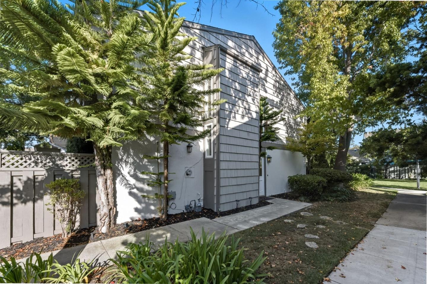 Detail Gallery Image 39 of 40 For 971 Marquette Ln, Foster City,  CA 94404 - 4 Beds | 2/1 Baths