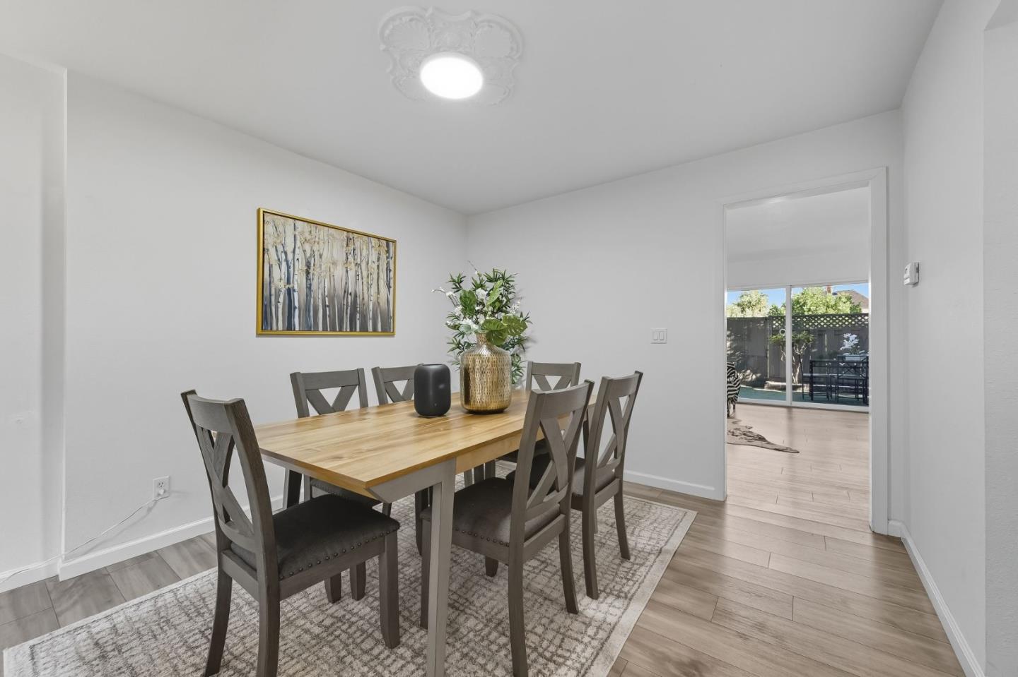 Detail Gallery Image 7 of 40 For 971 Marquette Ln, Foster City,  CA 94404 - 4 Beds | 2/1 Baths