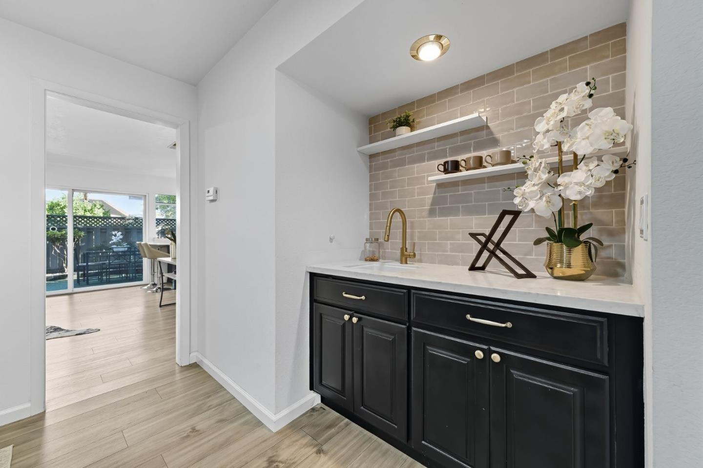 Detail Gallery Image 9 of 40 For 971 Marquette Ln, Foster City,  CA 94404 - 4 Beds | 2/1 Baths