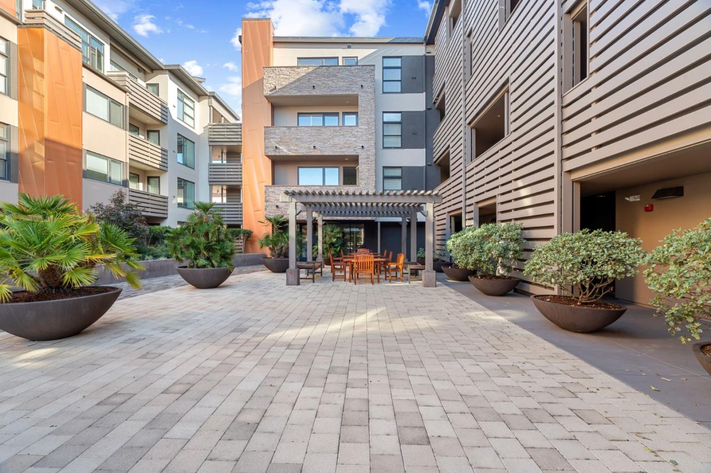 Detail Gallery Image 20 of 23 For 1838 Ogden Dr #413,  Burlingame,  CA 94010 - 3 Beds | 2 Baths