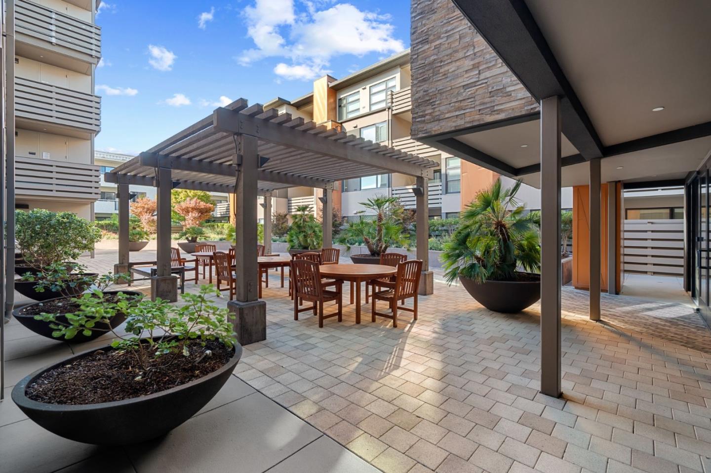 Detail Gallery Image 21 of 23 For 1838 Ogden Dr #413,  Burlingame,  CA 94010 - 3 Beds | 2 Baths