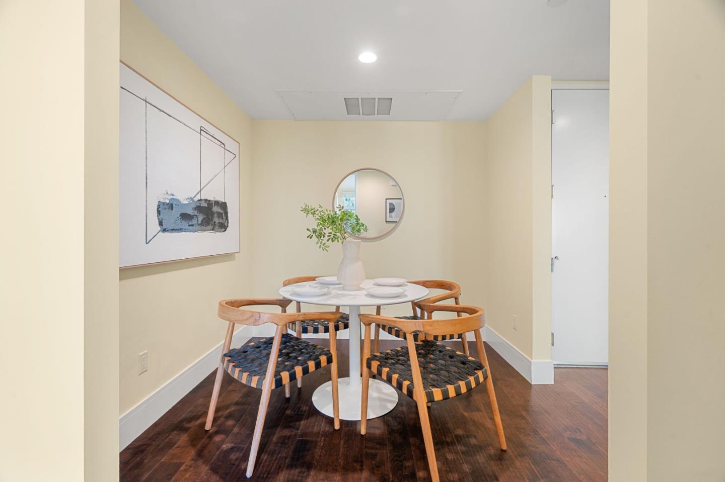 Detail Gallery Image 7 of 23 For 1838 Ogden Dr #413,  Burlingame,  CA 94010 - 3 Beds | 2 Baths