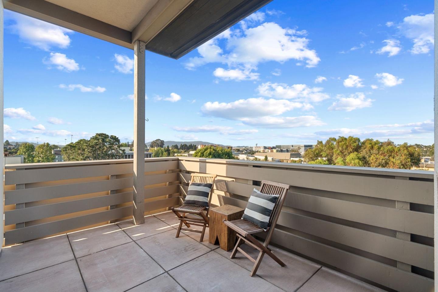 Detail Gallery Image 8 of 23 For 1838 Ogden Dr #413,  Burlingame,  CA 94010 - 3 Beds | 2 Baths
