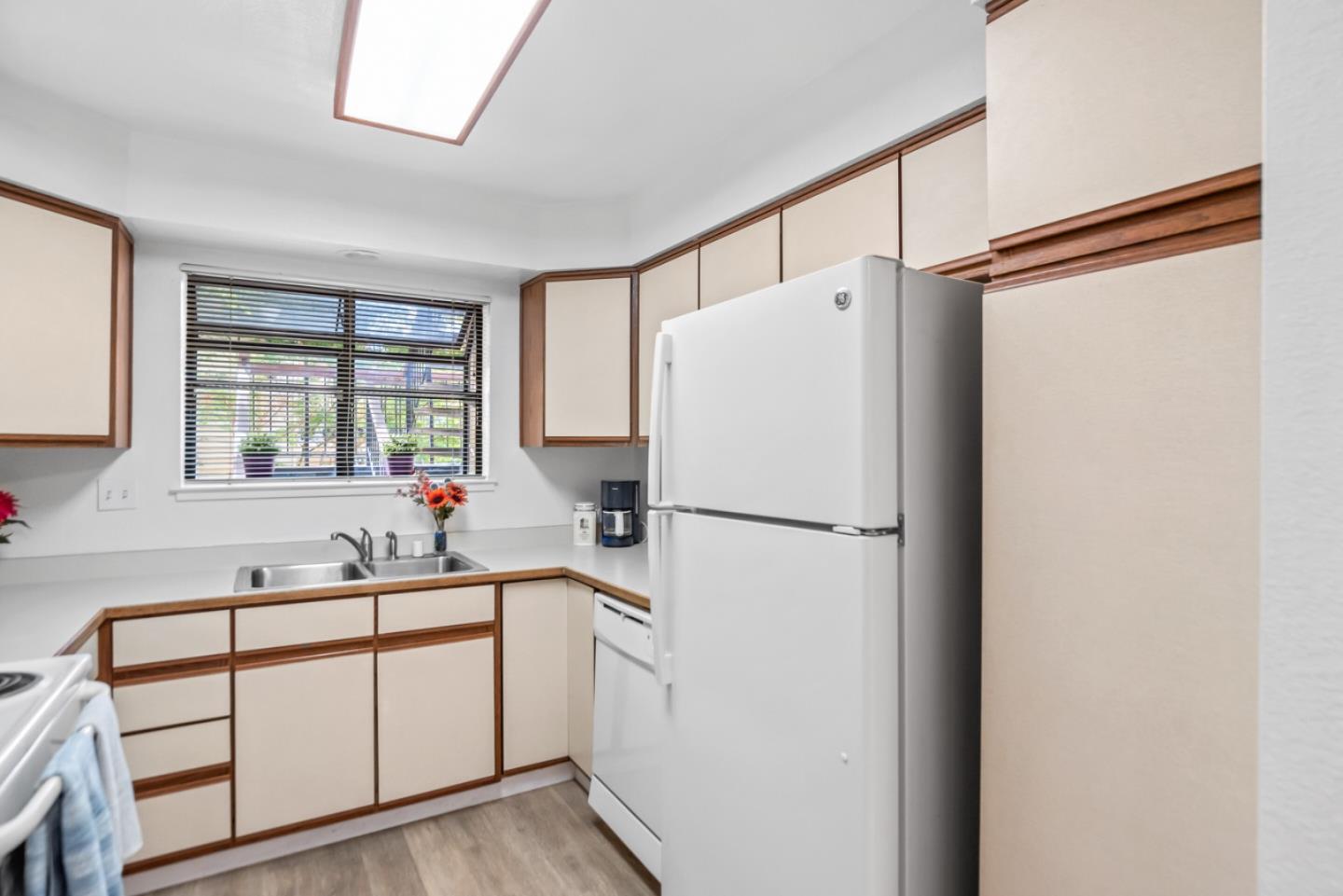 Detail Gallery Image 17 of 37 For 461 Northlake Dr #22,  San Jose,  CA 95117 - 2 Beds | 2 Baths