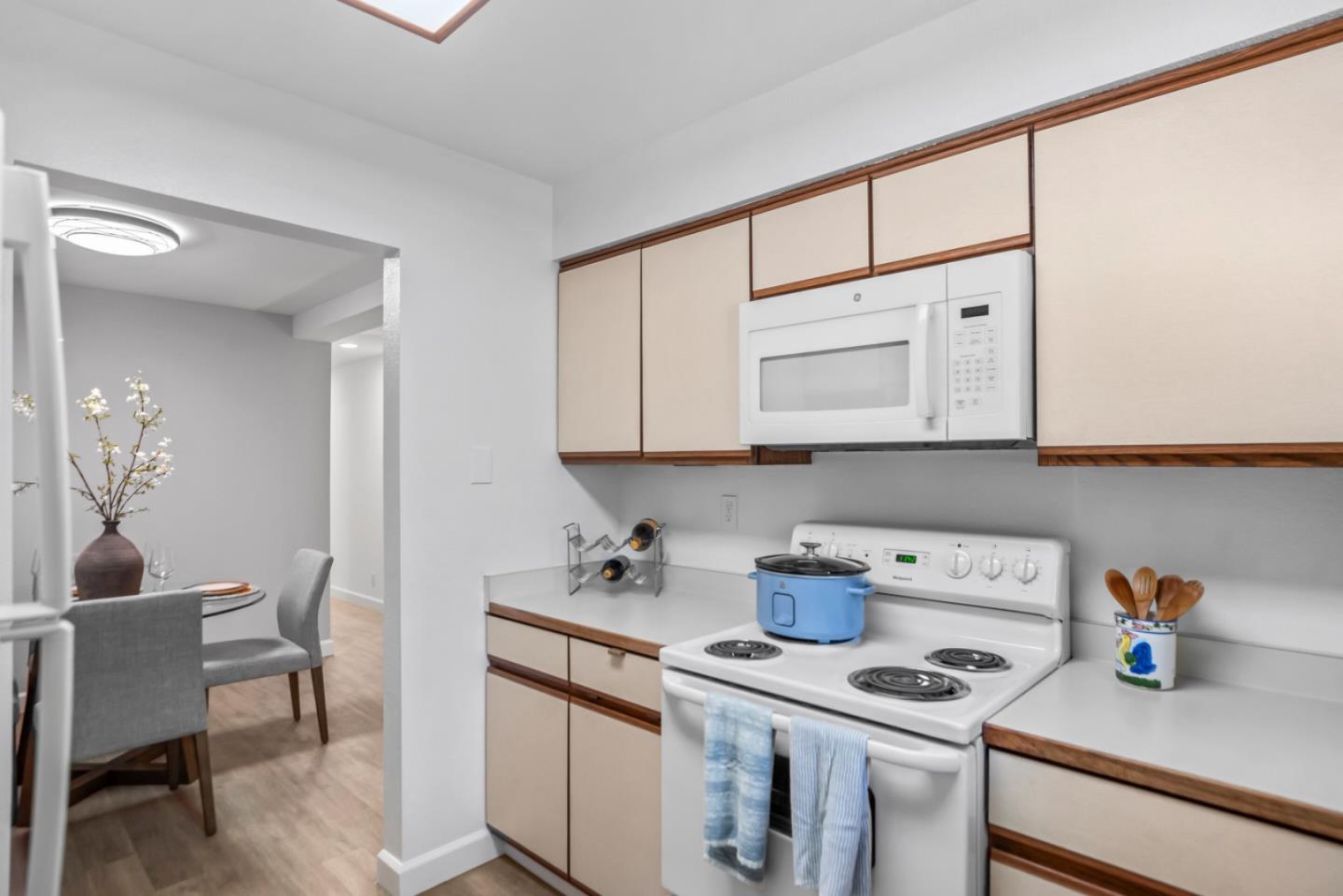 Detail Gallery Image 18 of 37 For 461 Northlake Dr #22,  San Jose,  CA 95117 - 2 Beds | 2 Baths