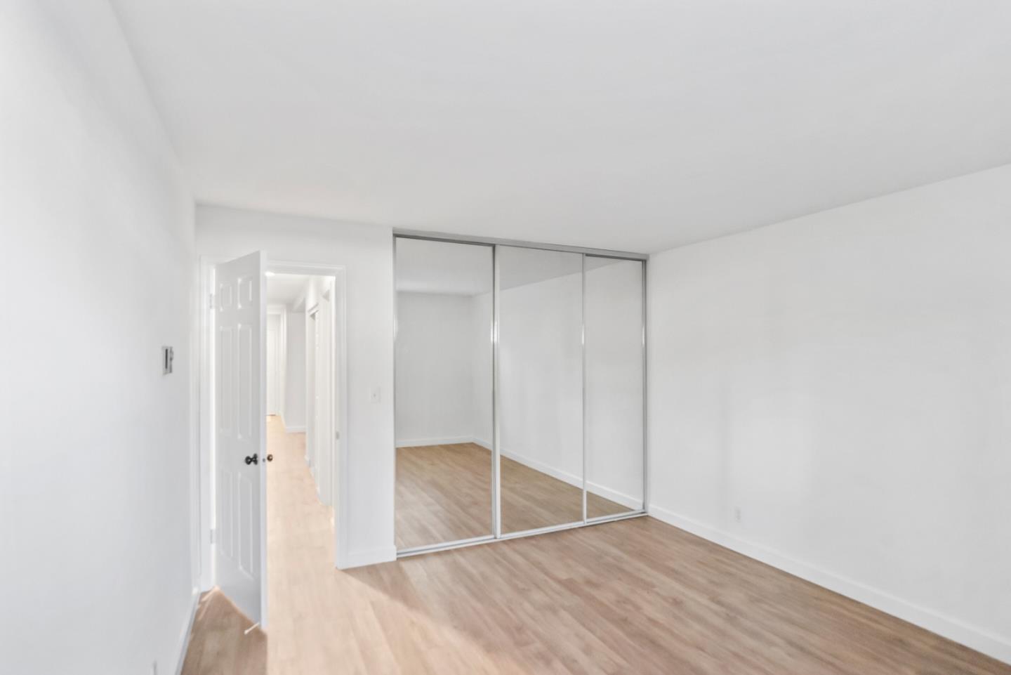 Detail Gallery Image 27 of 37 For 461 Northlake Dr #22,  San Jose,  CA 95117 - 2 Beds | 2 Baths