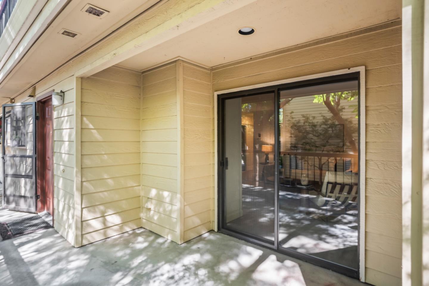 Detail Gallery Image 3 of 37 For 461 Northlake Dr #22,  San Jose,  CA 95117 - 2 Beds | 2 Baths