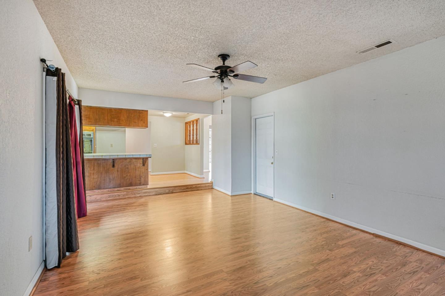 Detail Gallery Image 3 of 36 For 2451 Brodalski St, Atwater,  CA 95301 - 3 Beds | 2 Baths