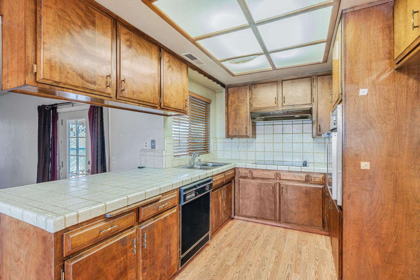 Detail Gallery Image 4 of 36 For 2451 Brodalski St, Atwater,  CA 95301 - 3 Beds | 2 Baths