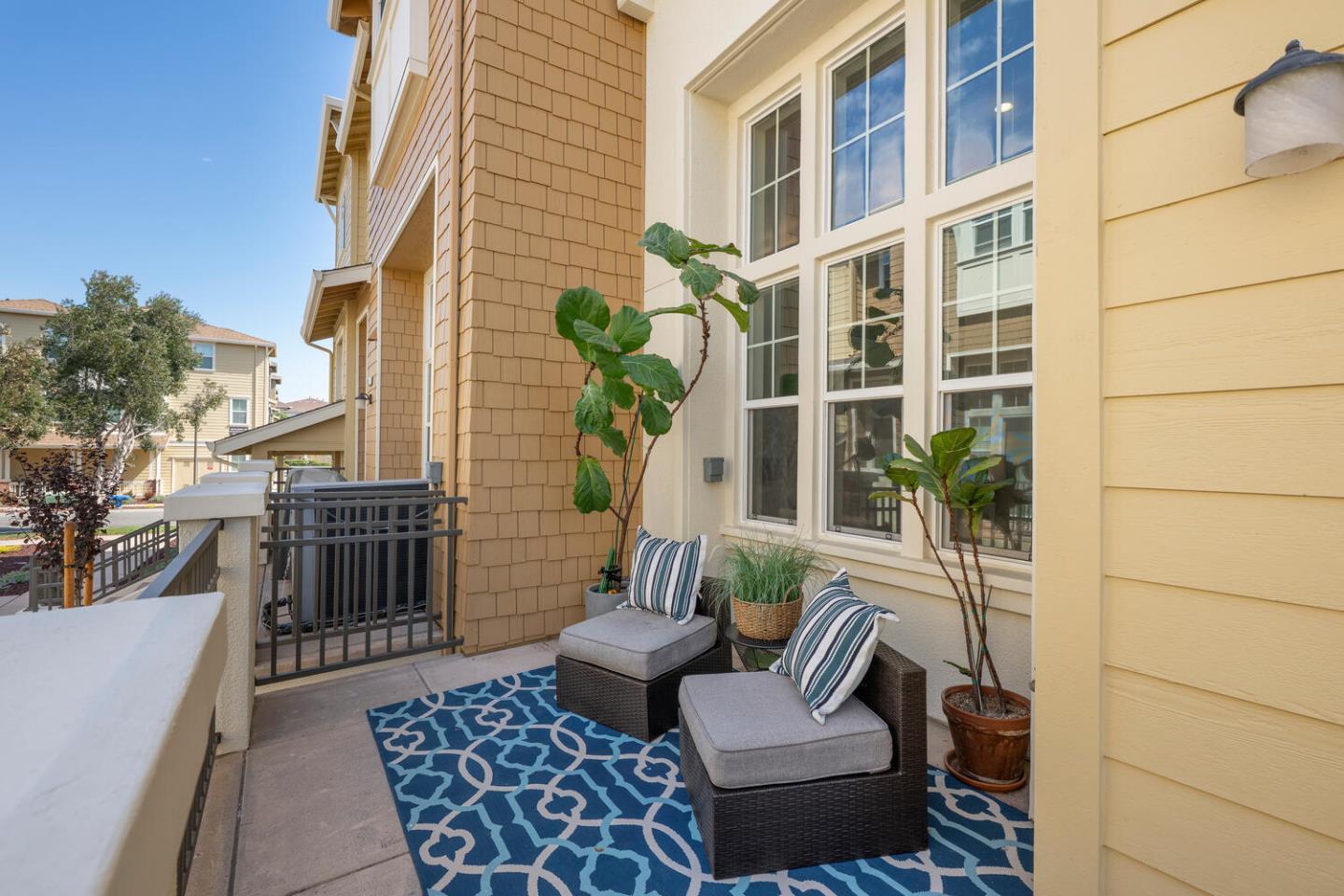 Detail Gallery Image 4 of 30 For 31 Bremerton Cir, Redwood Shores,  CA 94065 - 2 Beds | 2/1 Baths