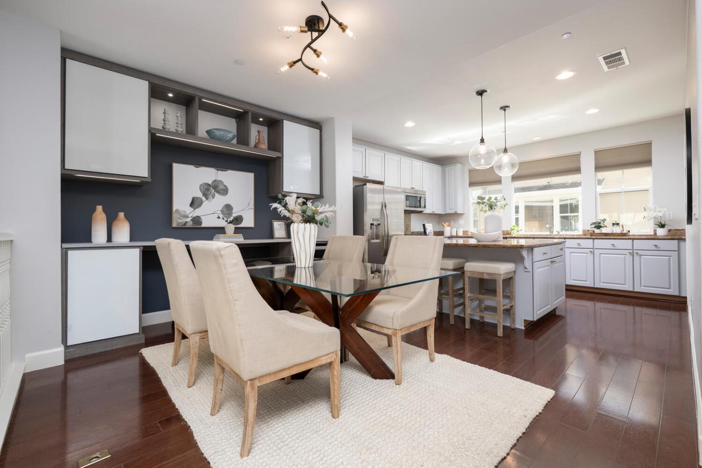 Detail Gallery Image 8 of 30 For 31 Bremerton Cir, Redwood Shores,  CA 94065 - 2 Beds | 2/1 Baths