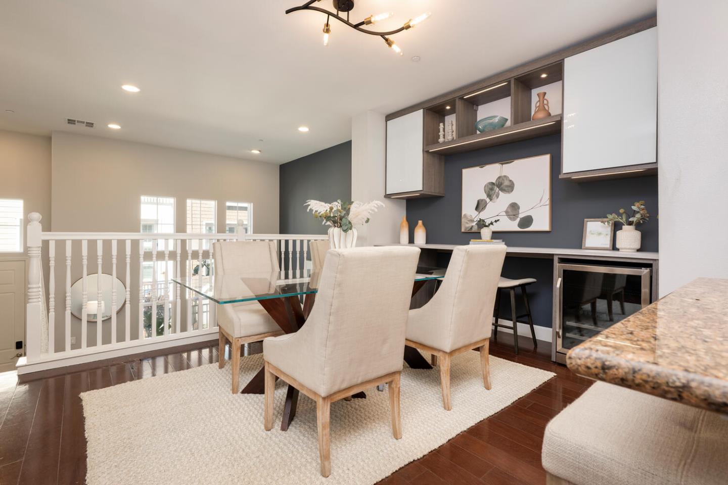 Detail Gallery Image 9 of 30 For 31 Bremerton Cir, Redwood Shores,  CA 94065 - 2 Beds | 2/1 Baths