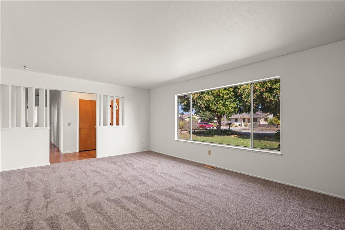 Detail Gallery Image 8 of 36 For 22 Easton Rd, Royal Oaks,  CA 95076 - 3 Beds | 2 Baths