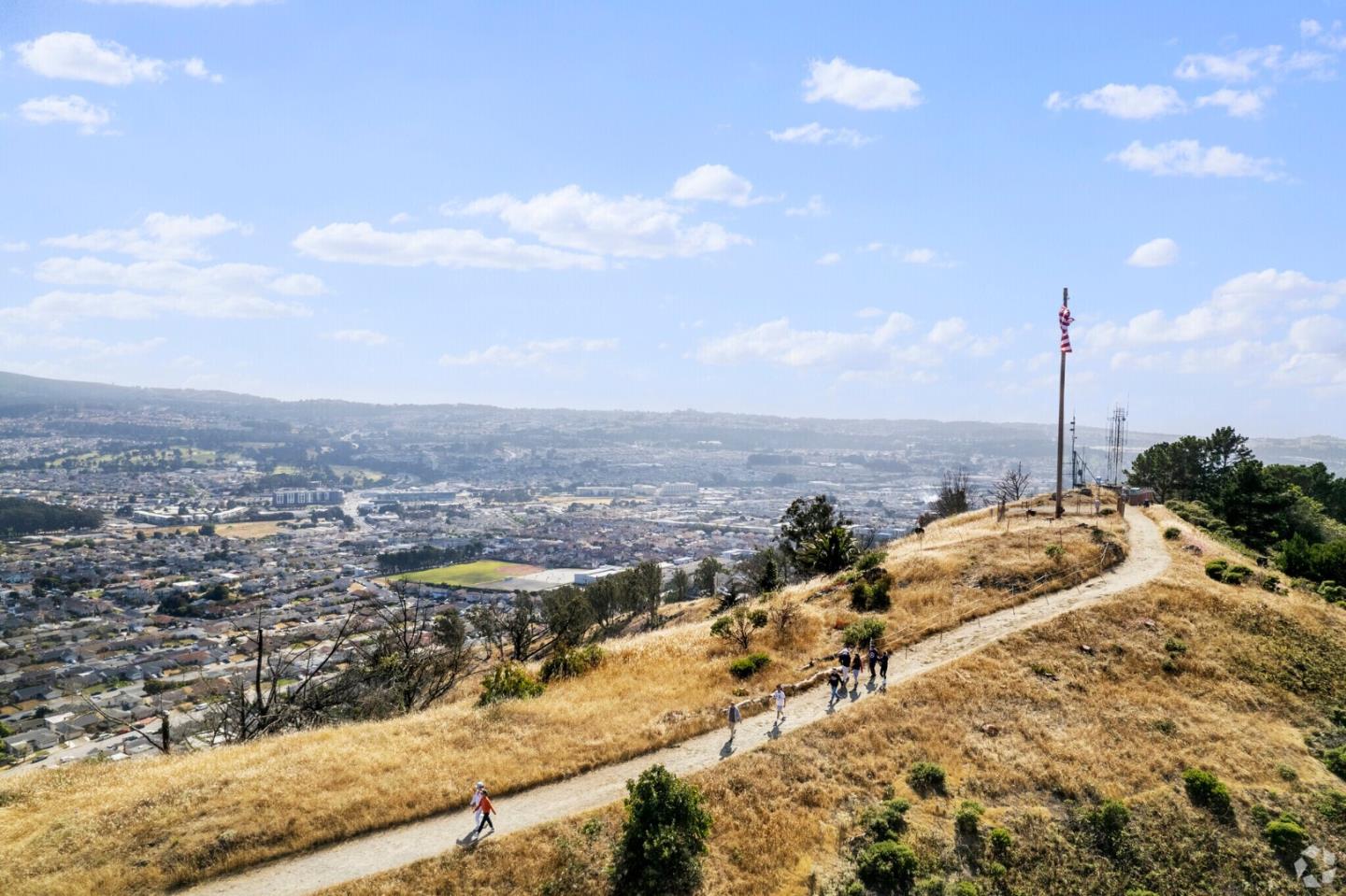 Detail Gallery Image 103 of 105 For 34 Arlington Dr, South San Francisco,  CA 94080 - 3 Beds | 2 Baths