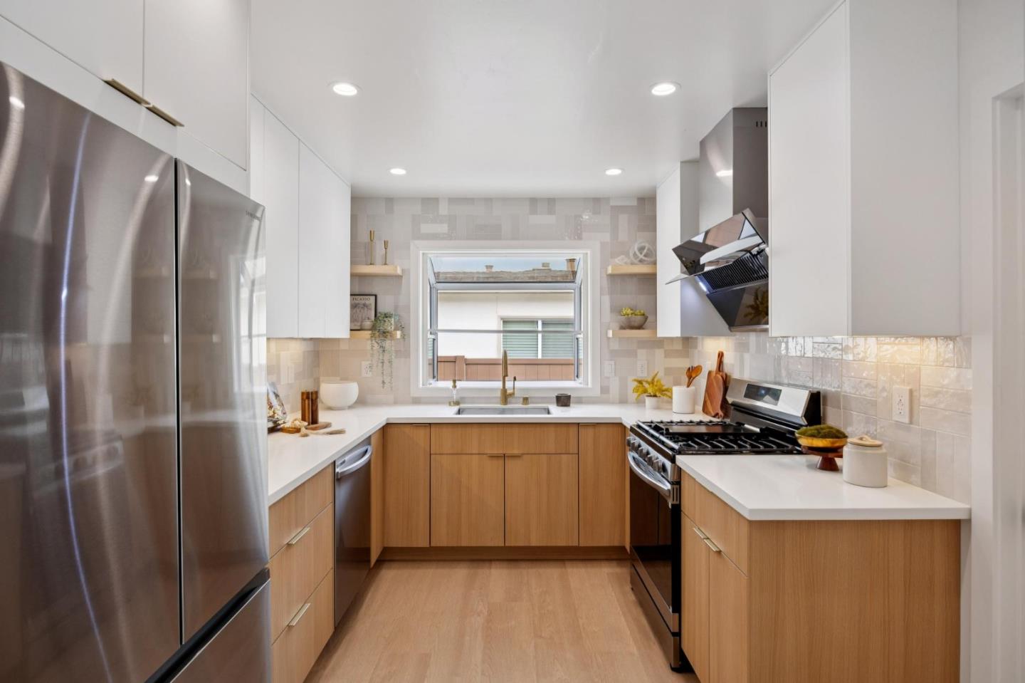 Detail Gallery Image 23 of 105 For 34 Arlington Dr, South San Francisco,  CA 94080 - 3 Beds | 2 Baths