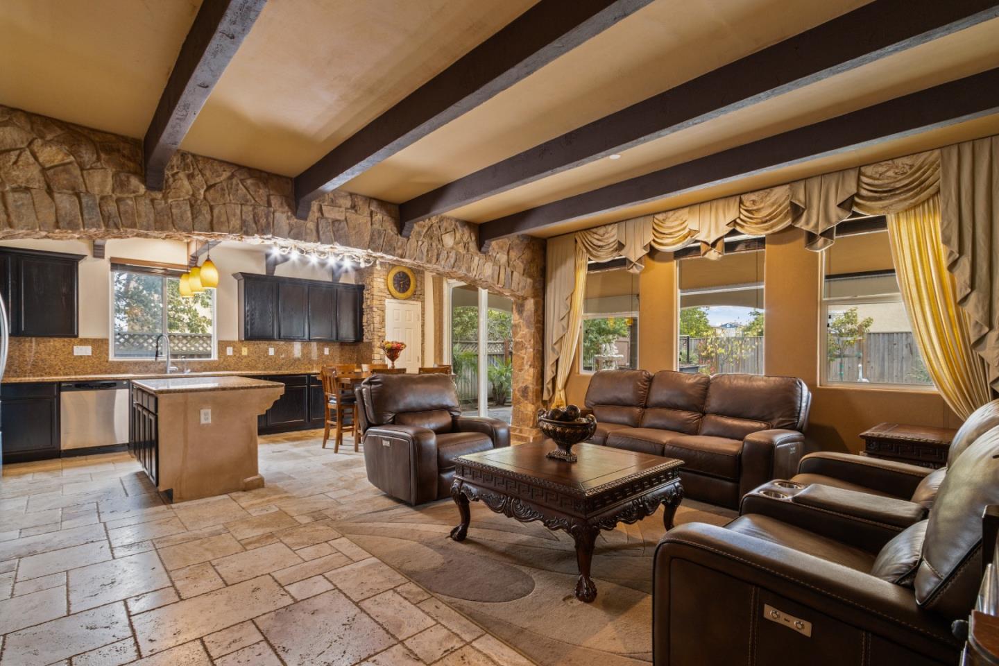 Detail Gallery Image 11 of 32 For 209 Sirrah Way, Greenfield,  CA 93927 - 4 Beds | 4 Baths