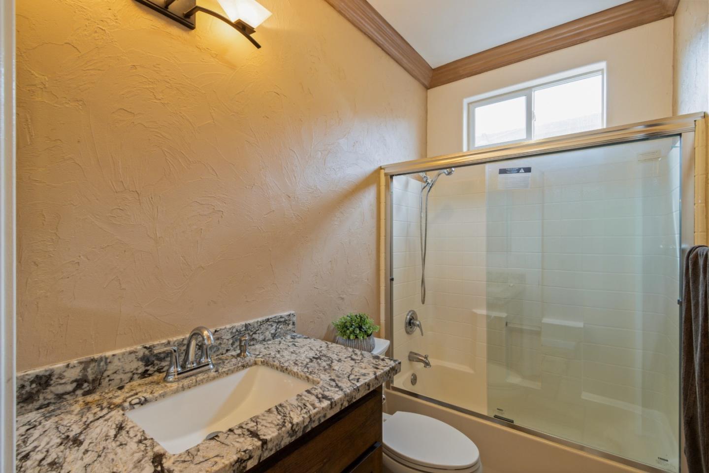 Detail Gallery Image 13 of 32 For 209 Sirrah Way, Greenfield,  CA 93927 - 4 Beds | 4 Baths