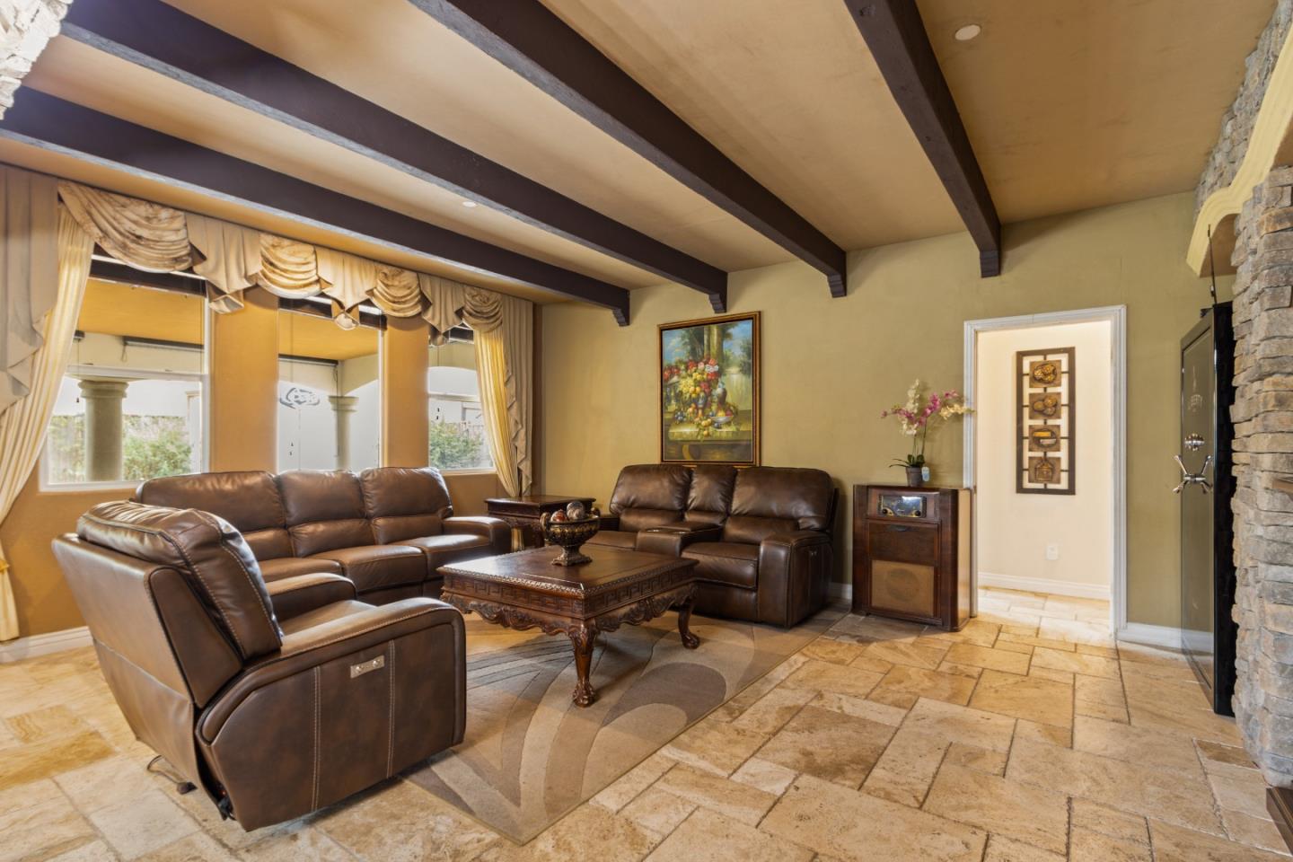 Detail Gallery Image 9 of 32 For 209 Sirrah Way, Greenfield,  CA 93927 - 4 Beds | 4 Baths