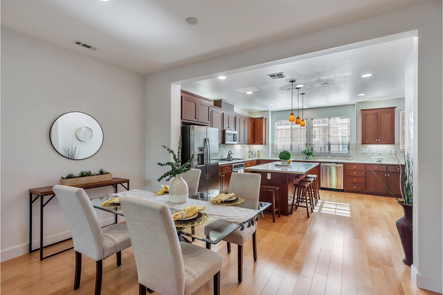 Detail Gallery Image 14 of 43 For 5 Artisan Way, Menlo Park,  CA 94025 - 3 Beds | 3/1 Baths