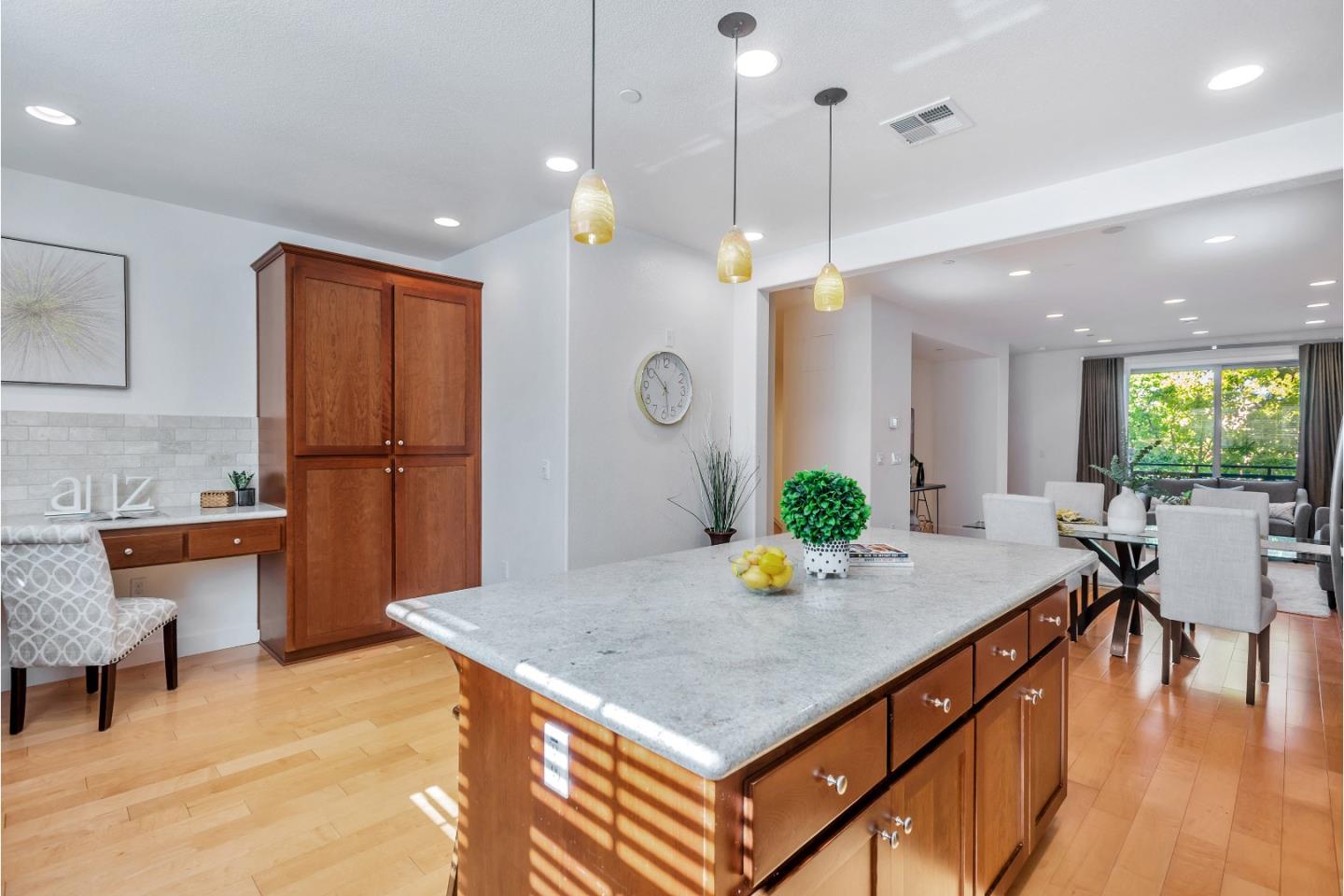 Detail Gallery Image 18 of 43 For 5 Artisan Way, Menlo Park,  CA 94025 - 3 Beds | 3/1 Baths