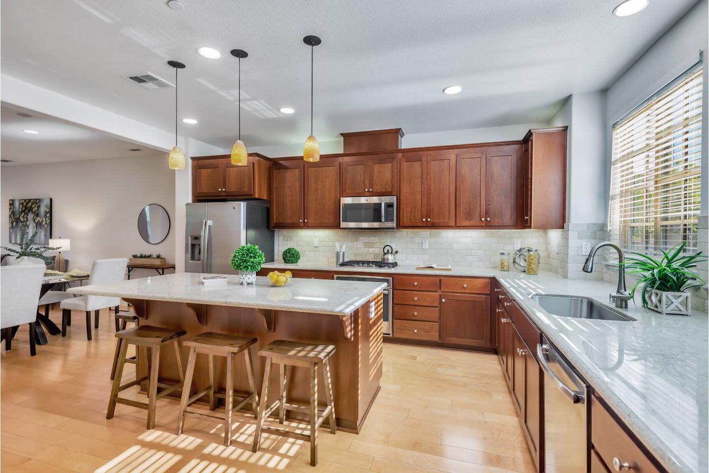 Detail Gallery Image 19 of 43 For 5 Artisan Way, Menlo Park,  CA 94025 - 3 Beds | 3/1 Baths