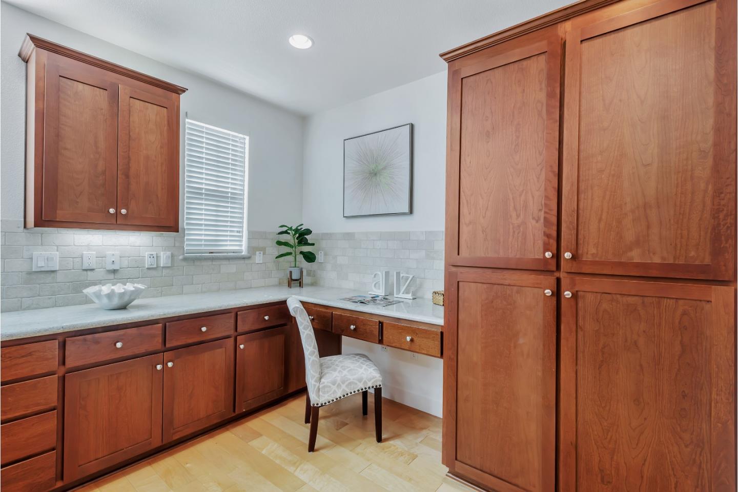 Detail Gallery Image 20 of 43 For 5 Artisan Way, Menlo Park,  CA 94025 - 3 Beds | 3/1 Baths