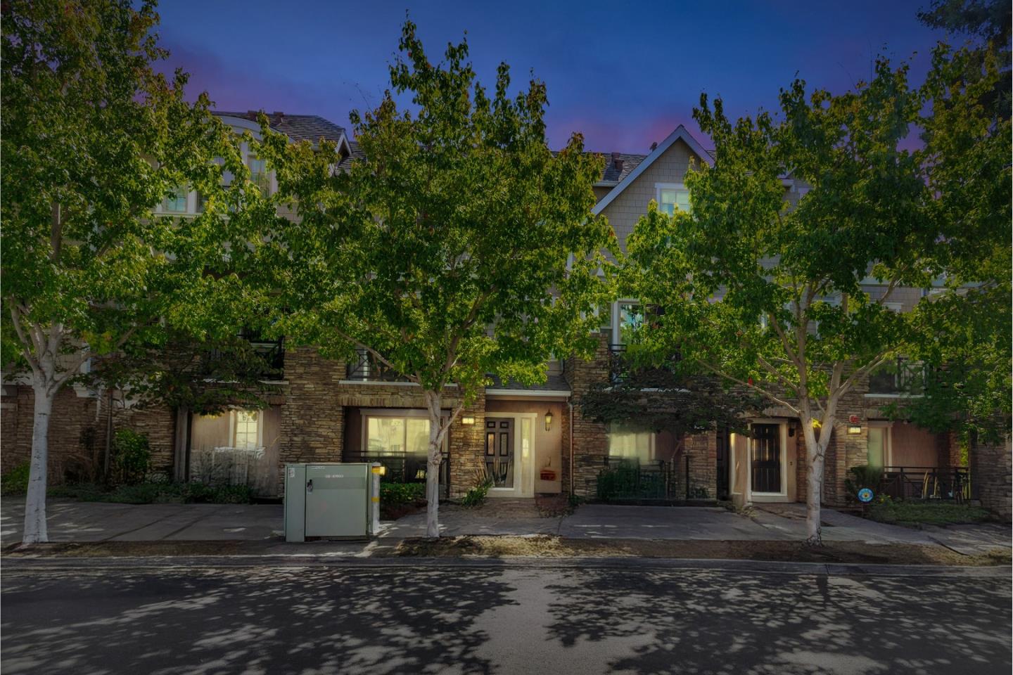 Detail Gallery Image 3 of 43 For 5 Artisan Way, Menlo Park,  CA 94025 - 3 Beds | 3/1 Baths