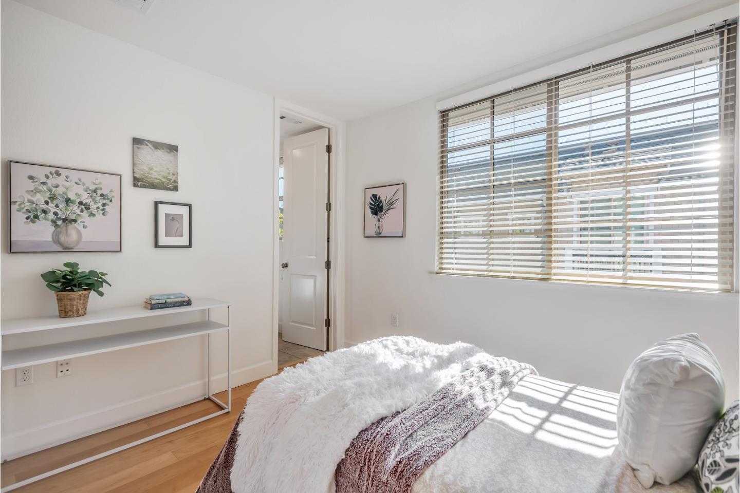 Detail Gallery Image 31 of 43 For 5 Artisan Way, Menlo Park,  CA 94025 - 3 Beds | 3/1 Baths