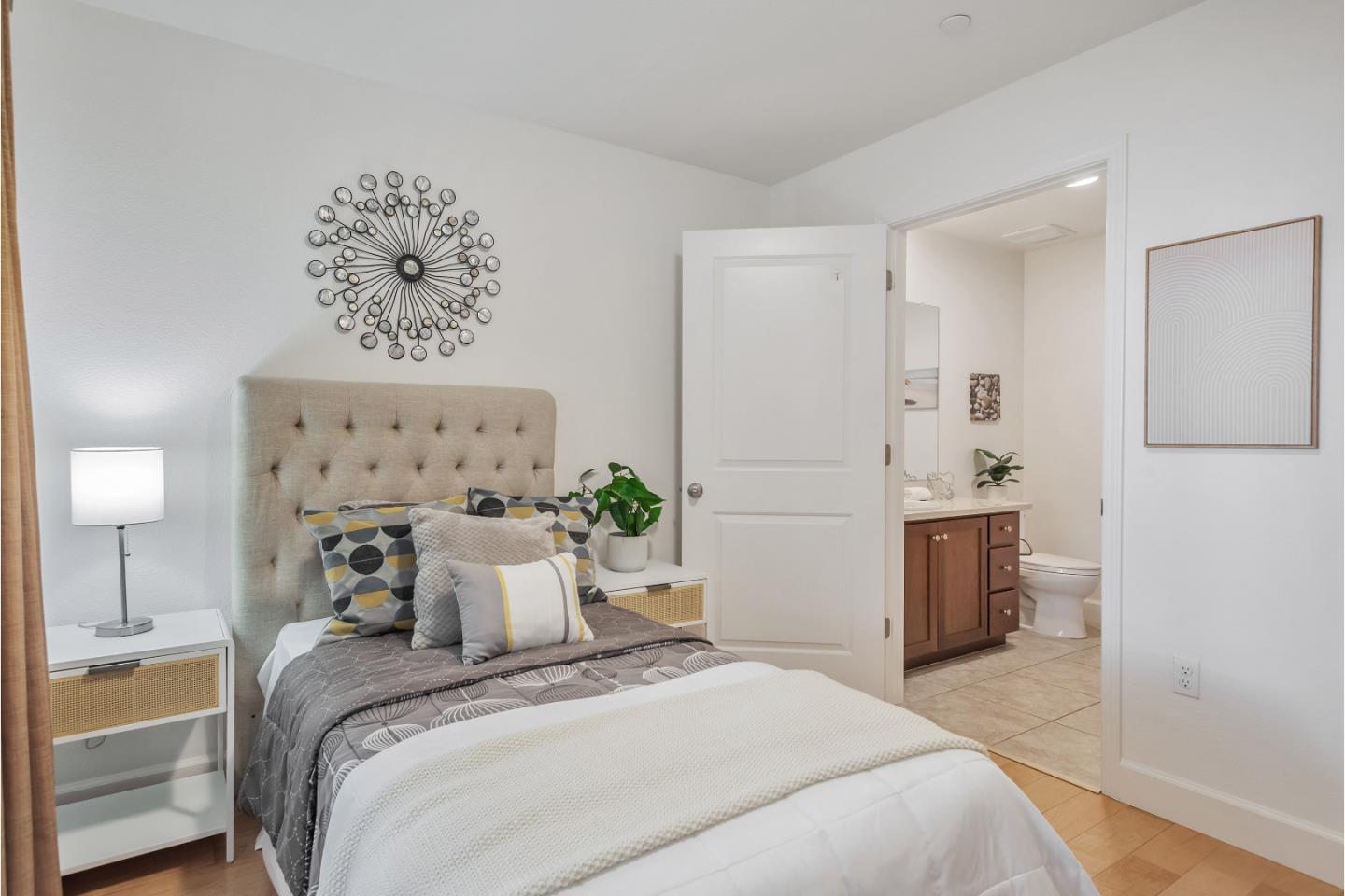 Detail Gallery Image 36 of 43 For 5 Artisan Way, Menlo Park,  CA 94025 - 3 Beds | 3/1 Baths