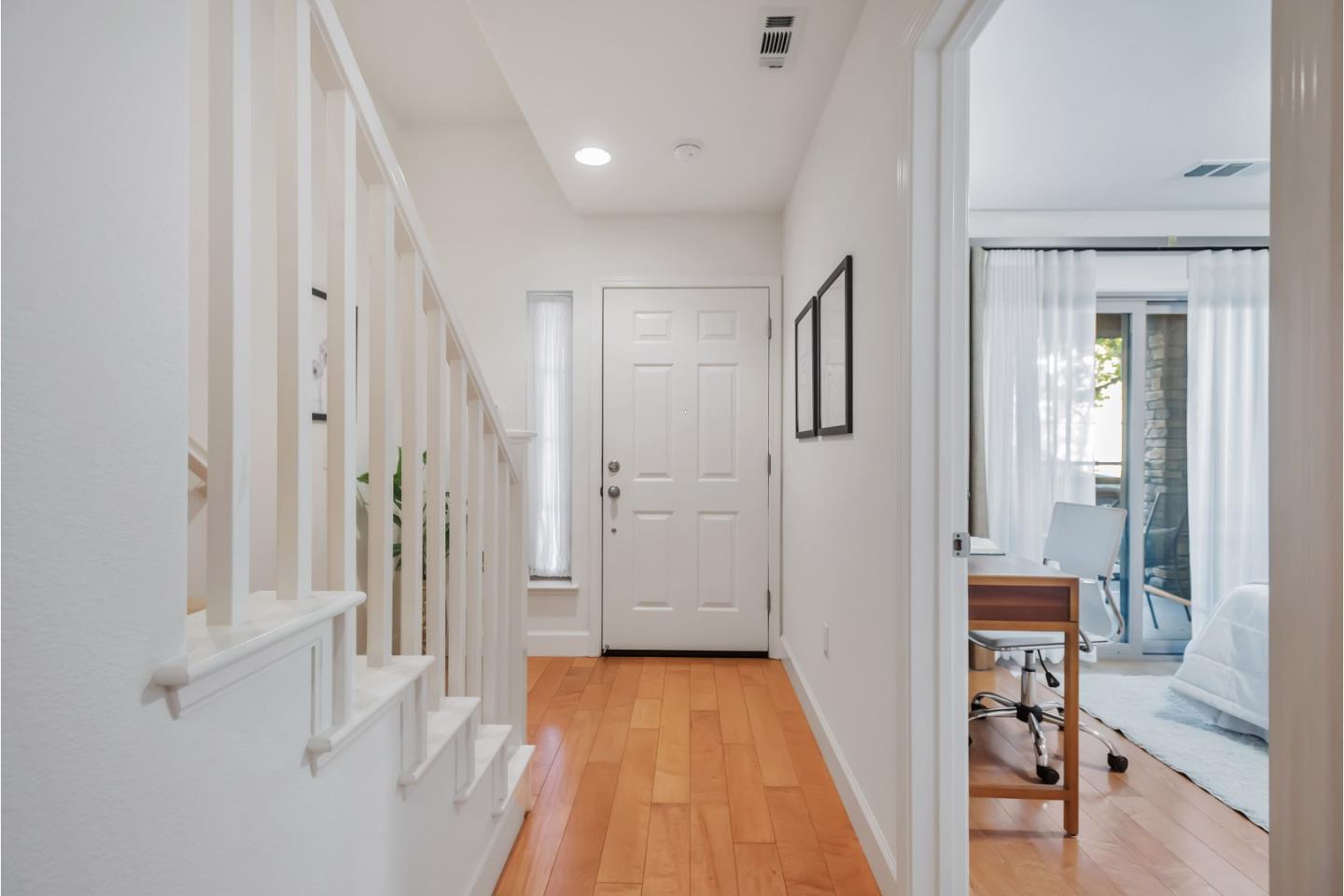 Detail Gallery Image 7 of 43 For 5 Artisan Way, Menlo Park,  CA 94025 - 3 Beds | 3/1 Baths