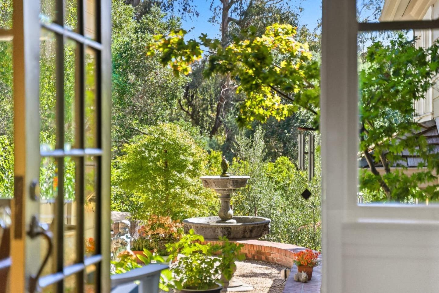 Detail Gallery Image 27 of 65 For Oak Meadow Dr, Los Gatos,  CA 95032 - 4 Beds | 4/1 Baths