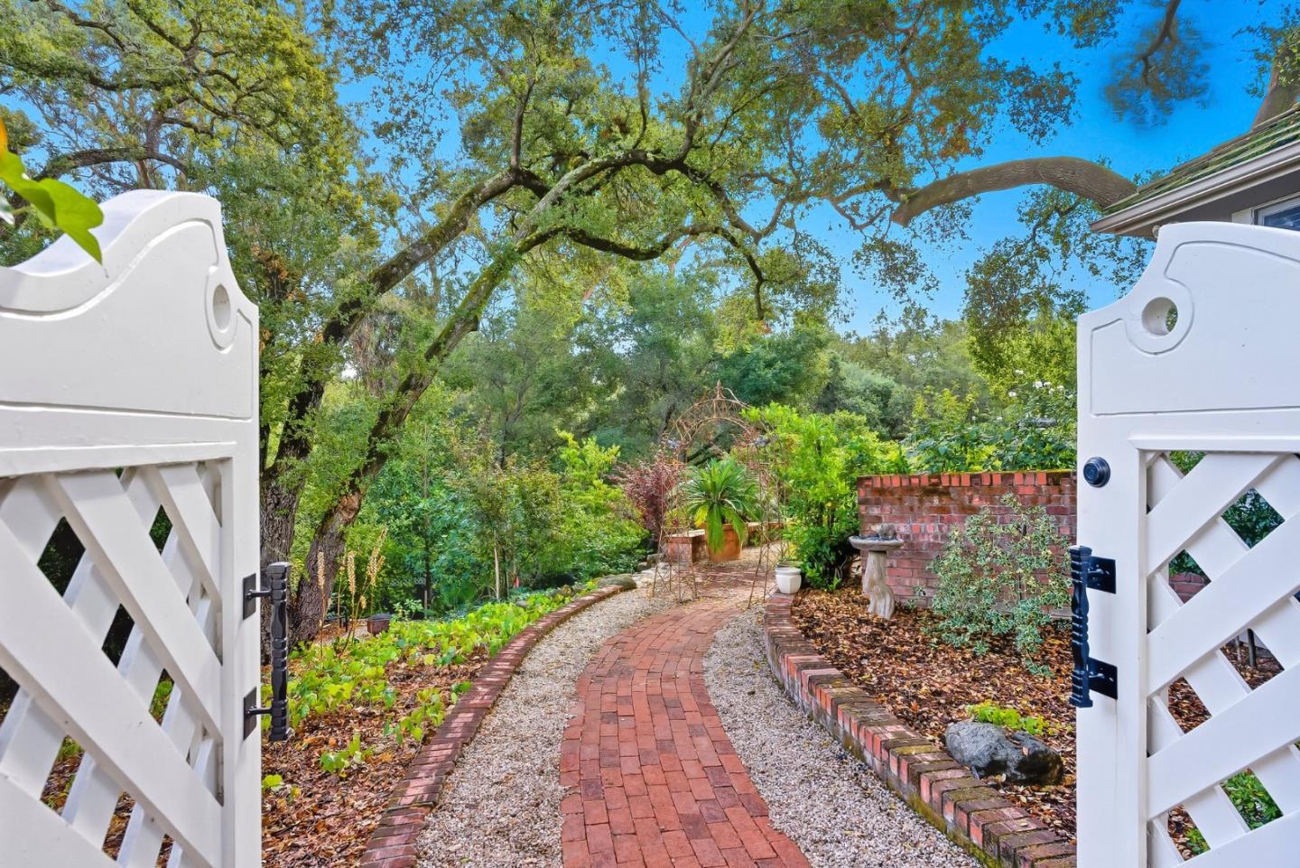 Detail Gallery Image 8 of 65 For Oak Meadow Dr, Los Gatos,  CA 95032 - 4 Beds | 4/1 Baths