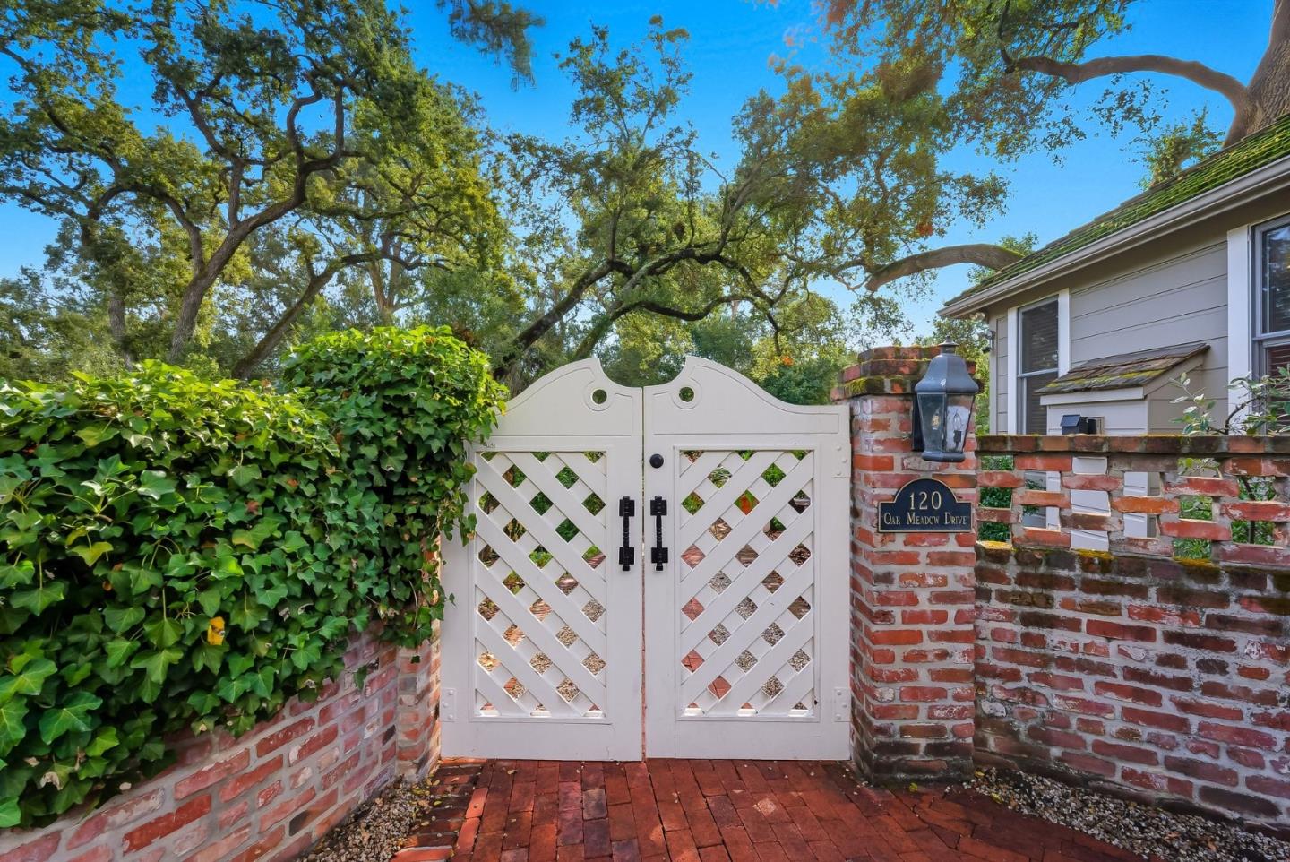 Detail Gallery Image 9 of 65 For Oak Meadow Dr, Los Gatos,  CA 95032 - 4 Beds | 4/1 Baths