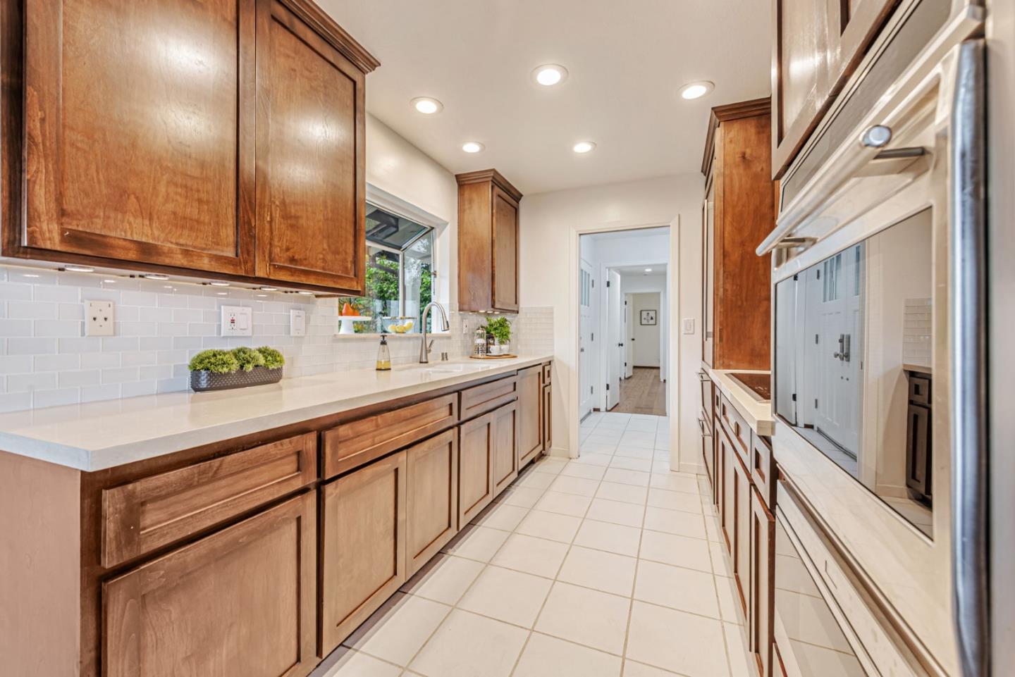 Detail Gallery Image 16 of 85 For 1630 Courtland Rd, Belmont,  CA 94002 - 4 Beds | 3 Baths