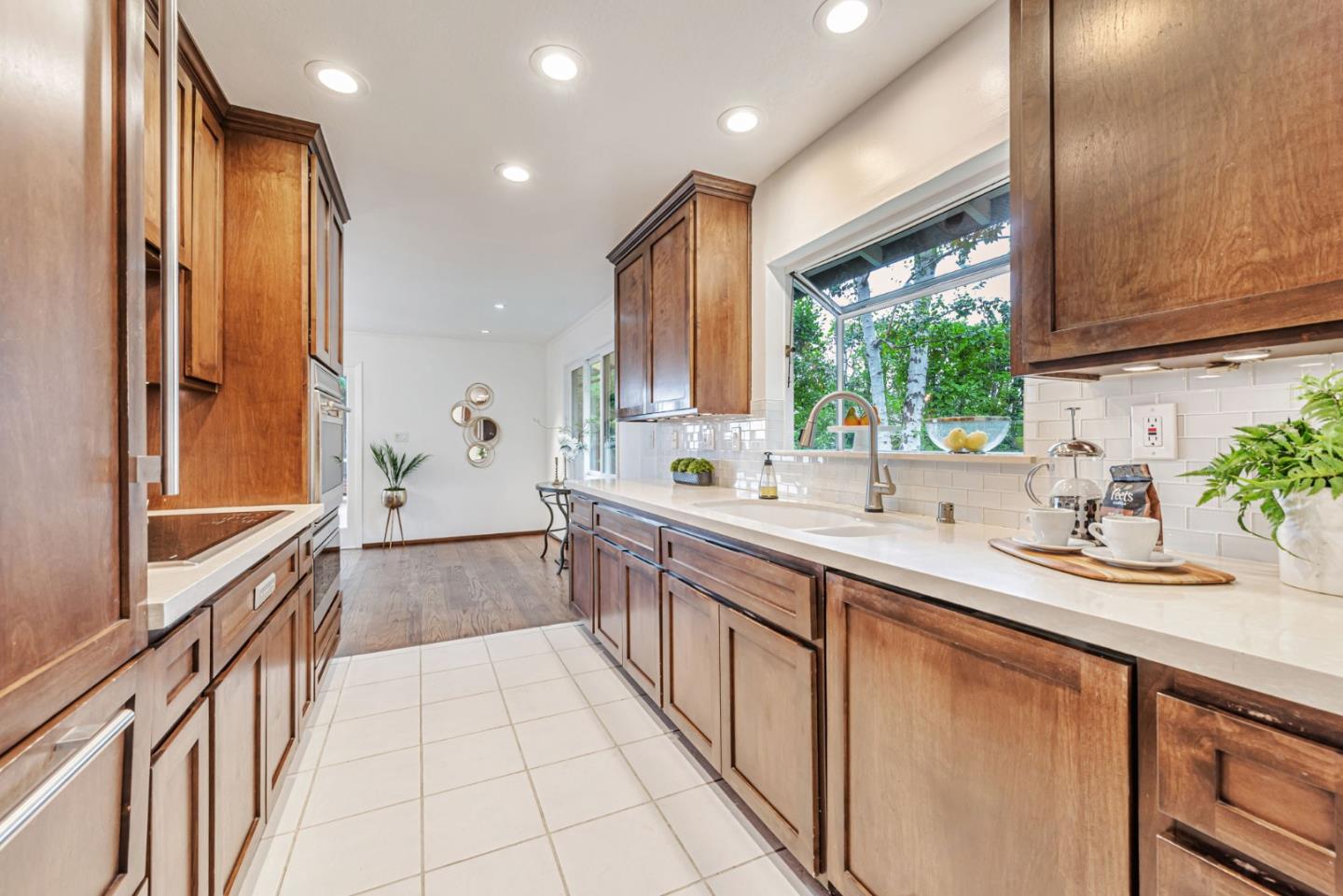 Detail Gallery Image 17 of 85 For 1630 Courtland Rd, Belmont,  CA 94002 - 4 Beds | 3 Baths