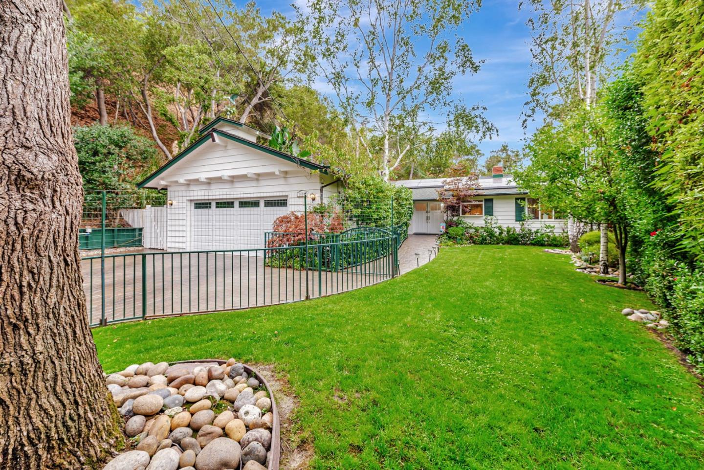 Detail Gallery Image 4 of 85 For 1630 Courtland Rd, Belmont,  CA 94002 - 4 Beds | 3 Baths