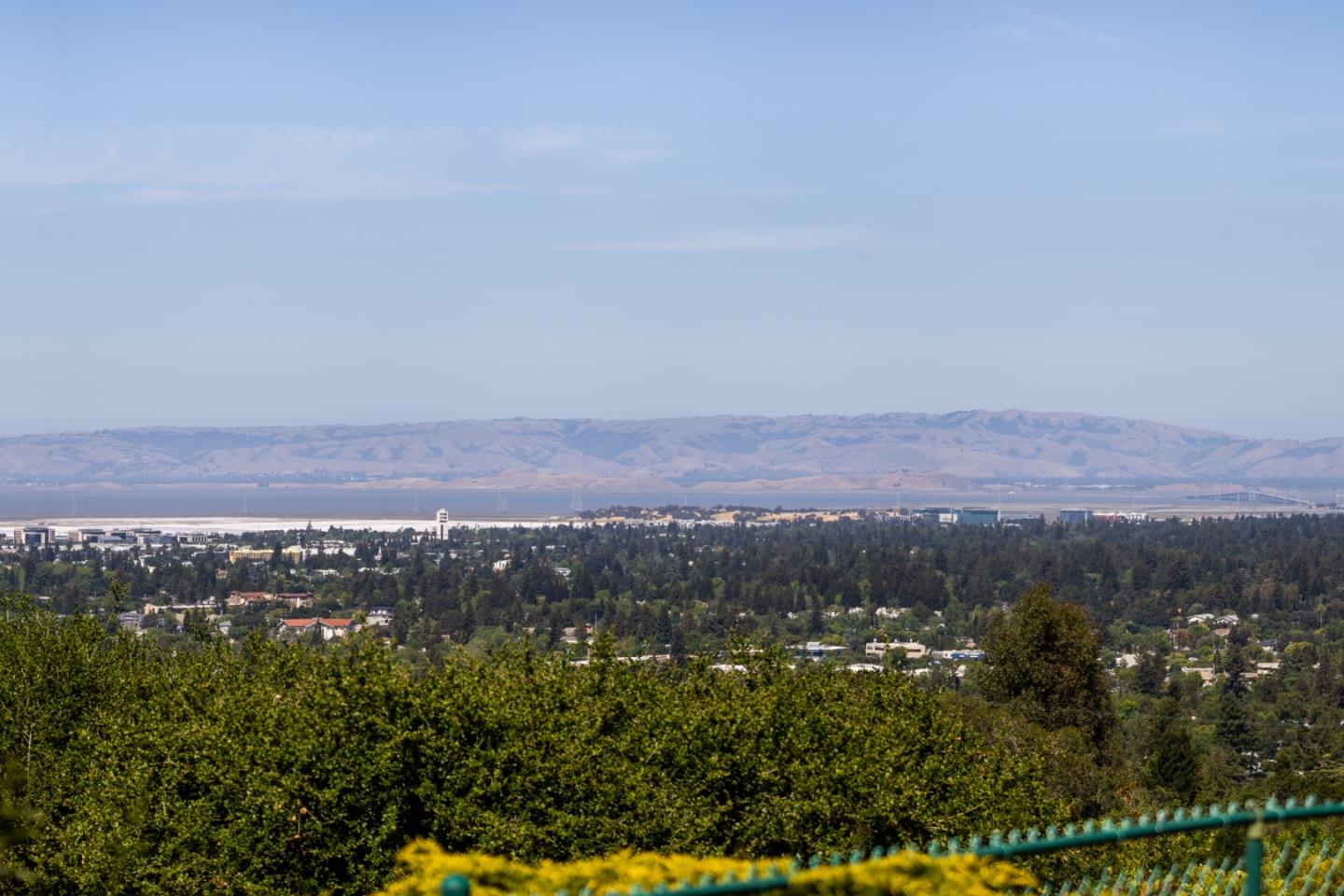 Detail Gallery Image 11 of 34 For 170 Hardwick Rd, Woodside,  CA 94062 - 4 Beds | 3 Baths