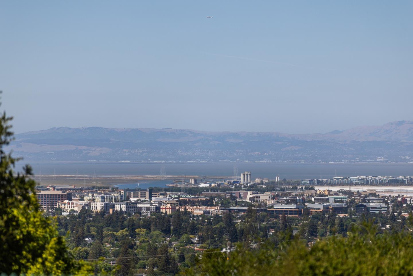 Detail Gallery Image 12 of 34 For 170 Hardwick Rd, Woodside,  CA 94062 - 4 Beds | 3 Baths