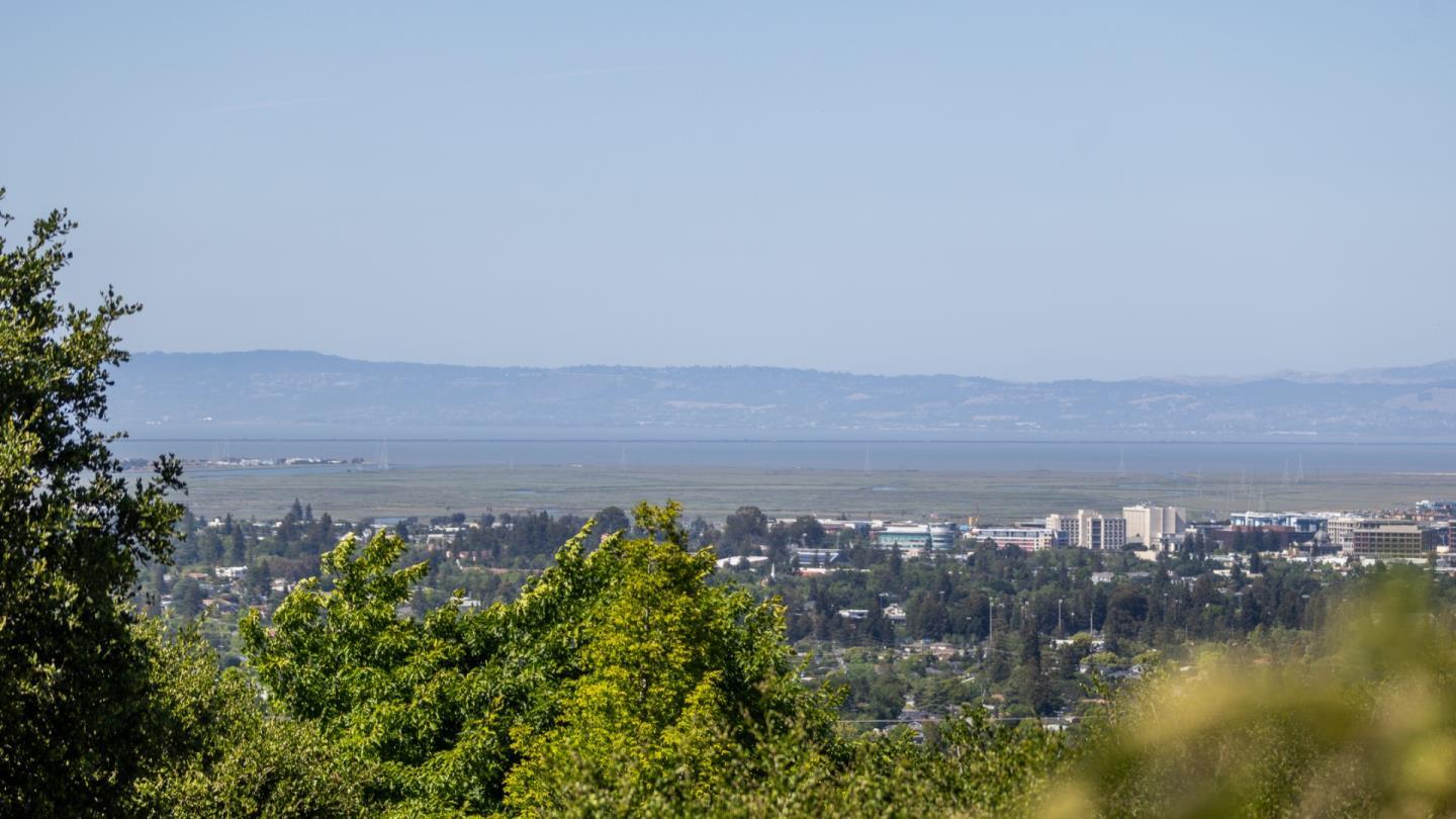 Detail Gallery Image 17 of 34 For 170 Hardwick Rd, Woodside,  CA 94062 - 4 Beds | 3 Baths