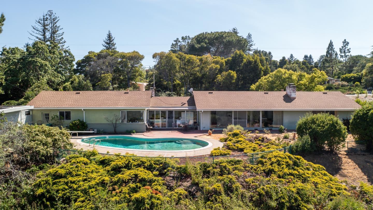 Detail Gallery Image 5 of 34 For 170 Hardwick Rd, Woodside,  CA 94062 - 4 Beds | 3 Baths