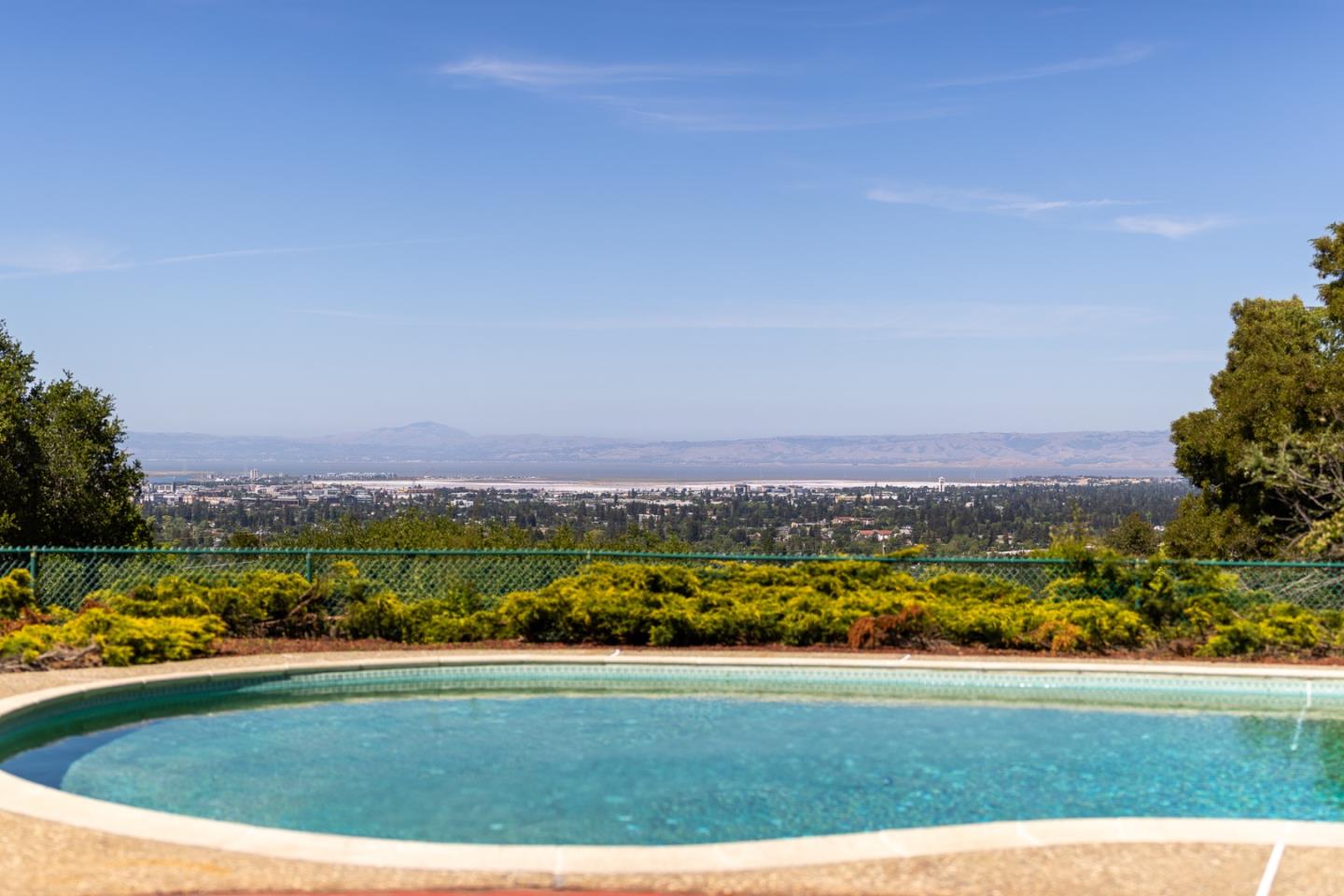 Detail Gallery Image 7 of 34 For 170 Hardwick Rd, Woodside,  CA 94062 - 4 Beds | 3 Baths