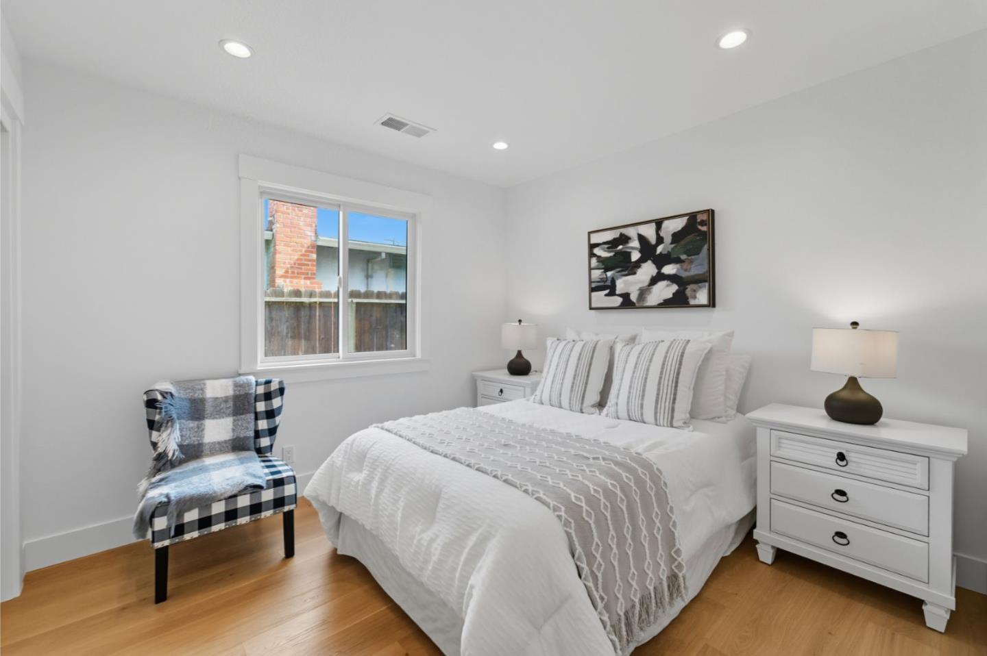 Detail Gallery Image 12 of 26 For 1523 Ursula Way, East Palo Alto,  CA 94303 - 3 Beds | 2 Baths