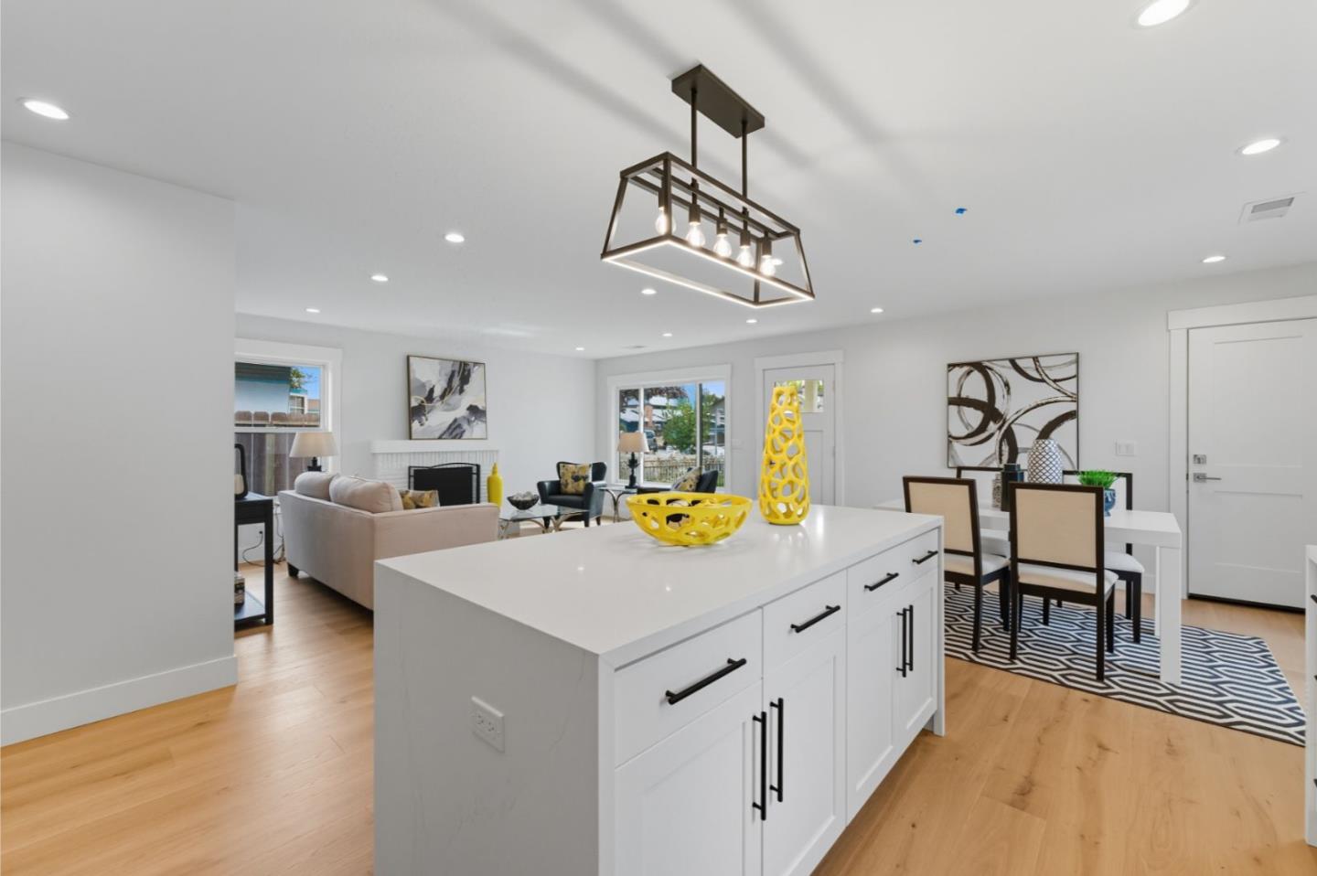 Detail Gallery Image 4 of 26 For 1523 Ursula Way, East Palo Alto,  CA 94303 - 3 Beds | 2 Baths