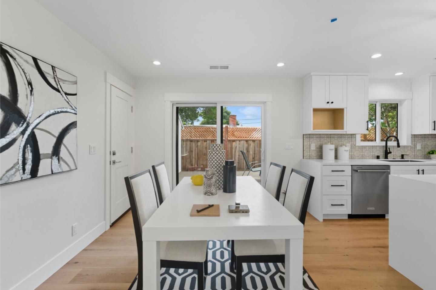 Detail Gallery Image 7 of 26 For 1523 Ursula Way, East Palo Alto,  CA 94303 - 3 Beds | 2 Baths