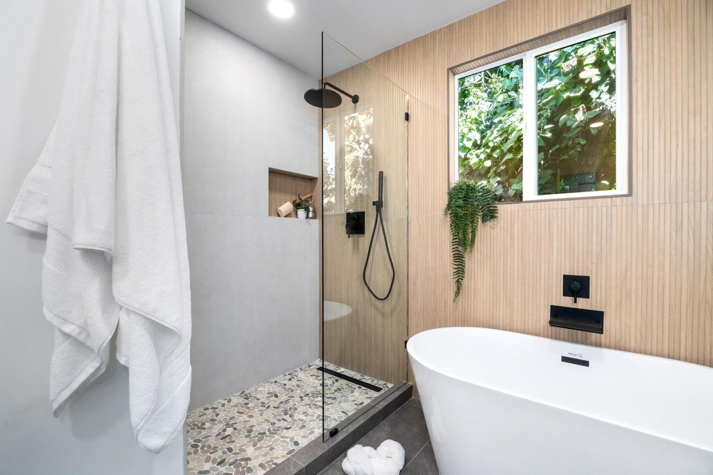 Detail Gallery Image 18 of 47 For 121 Acadia Ave, Santa Cruz,  CA 95060 - 4 Beds | 2 Baths