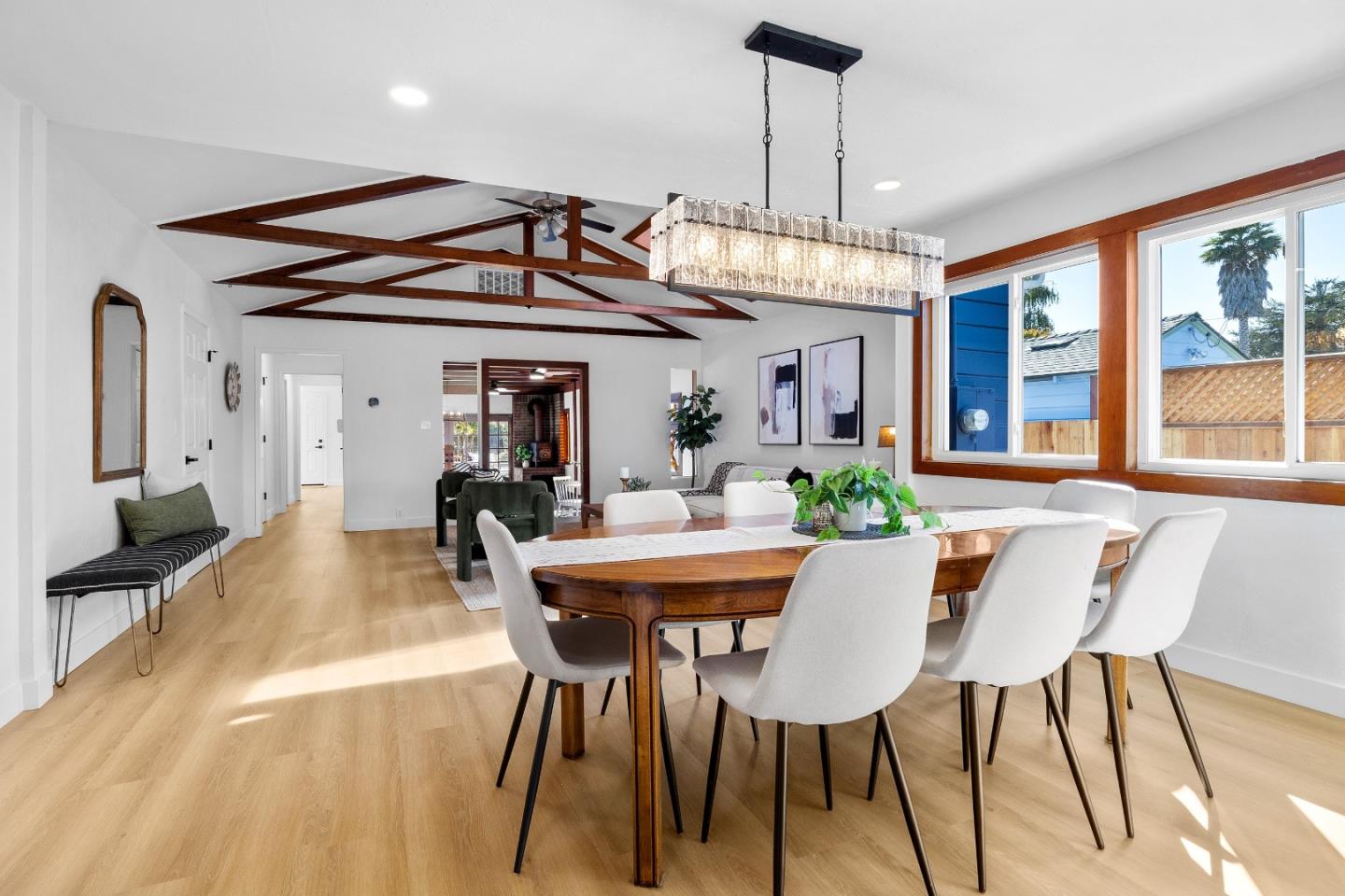 Detail Gallery Image 6 of 47 For 121 Acadia Ave, Santa Cruz,  CA 95060 - 4 Beds | 2 Baths