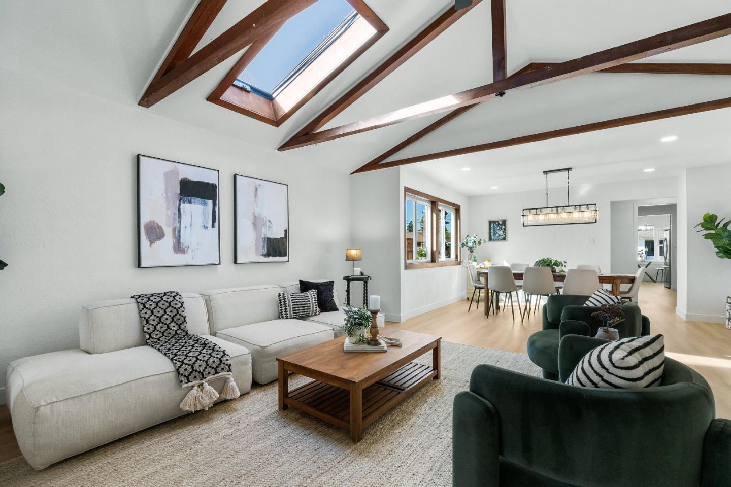 Detail Gallery Image 7 of 47 For 121 Acadia Ave, Santa Cruz,  CA 95060 - 4 Beds | 2 Baths