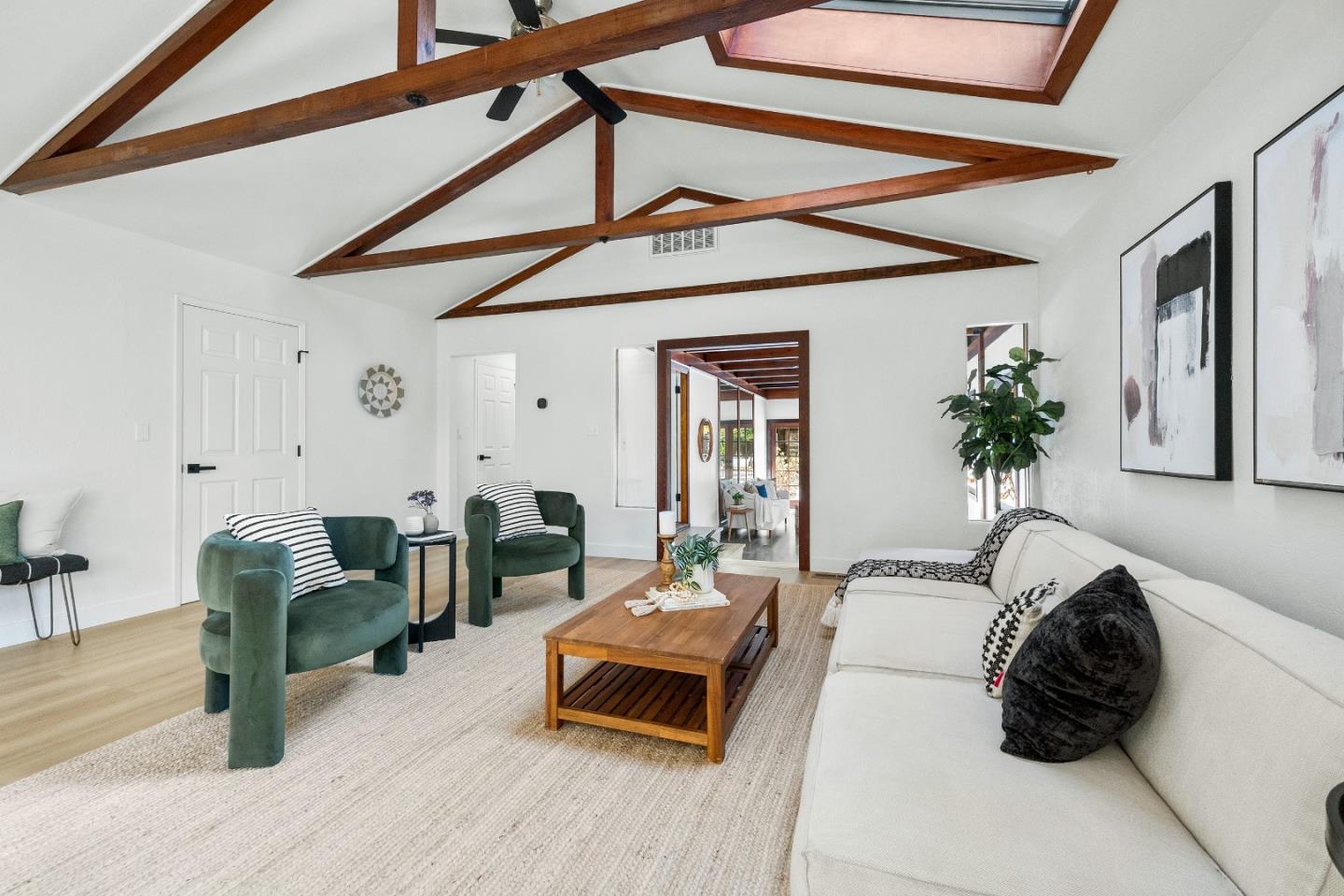 Detail Gallery Image 9 of 47 For 121 Acadia Ave, Santa Cruz,  CA 95060 - 4 Beds | 2 Baths