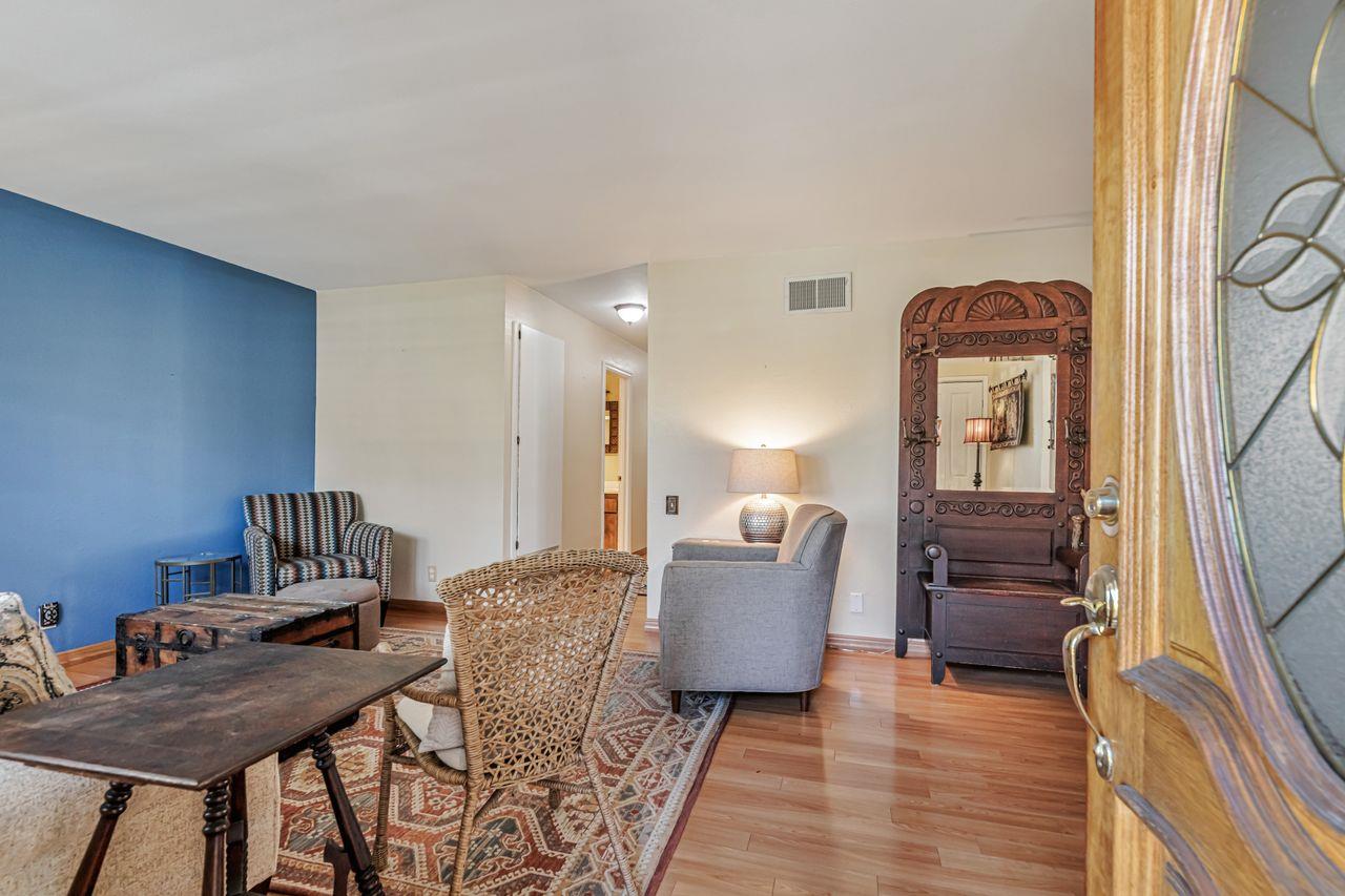 Detail Gallery Image 4 of 34 For 5480 Demerest Ln, San Jose,  CA 95138 - 3 Beds | 2 Baths